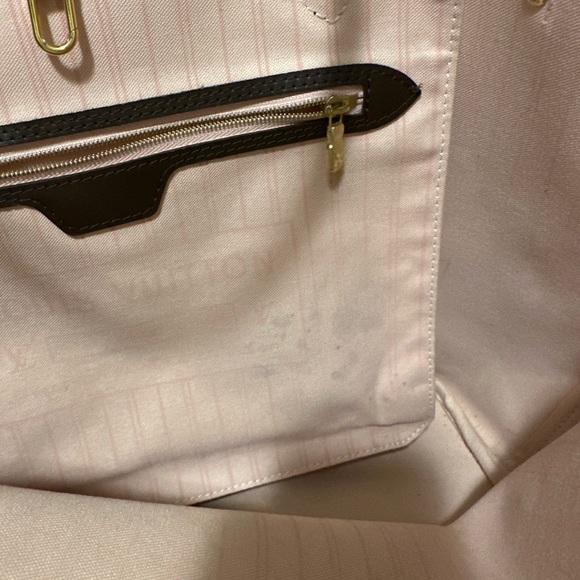 LV Neverfull MM - Picture 9 of 14